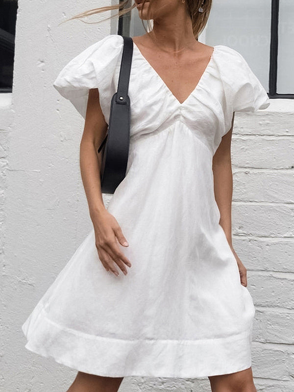 Pamuklu V Yakalı Puf Kollu Sırtı Açık Elbise 