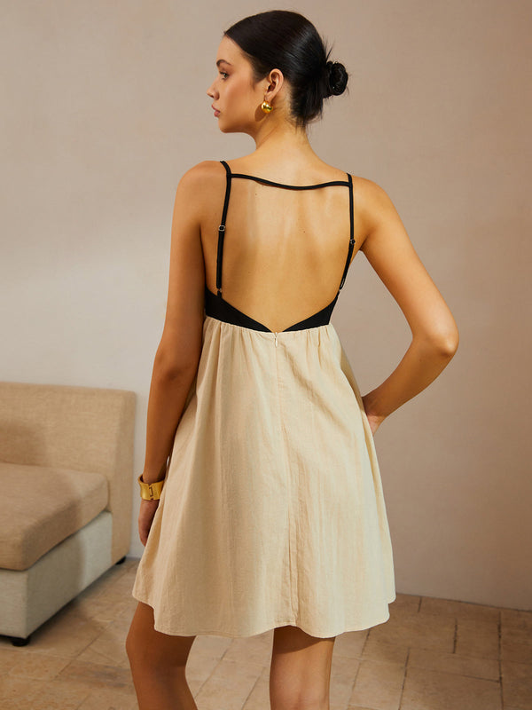 Renk Bloklu Sırtı Açık İnce Askılı Kısa Elbise 