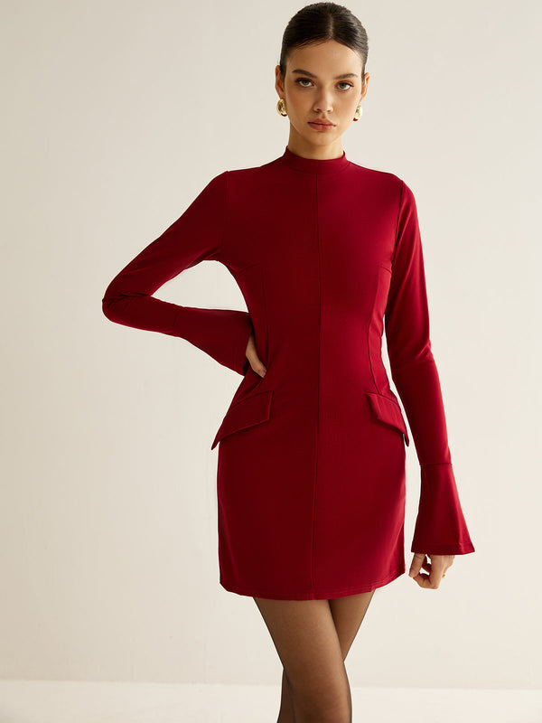 Düz Kenarlı Kısa Elbise 