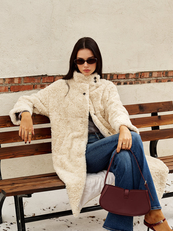 Balıkçı Yaka Sahte Kürk Düğmeli Montlar 