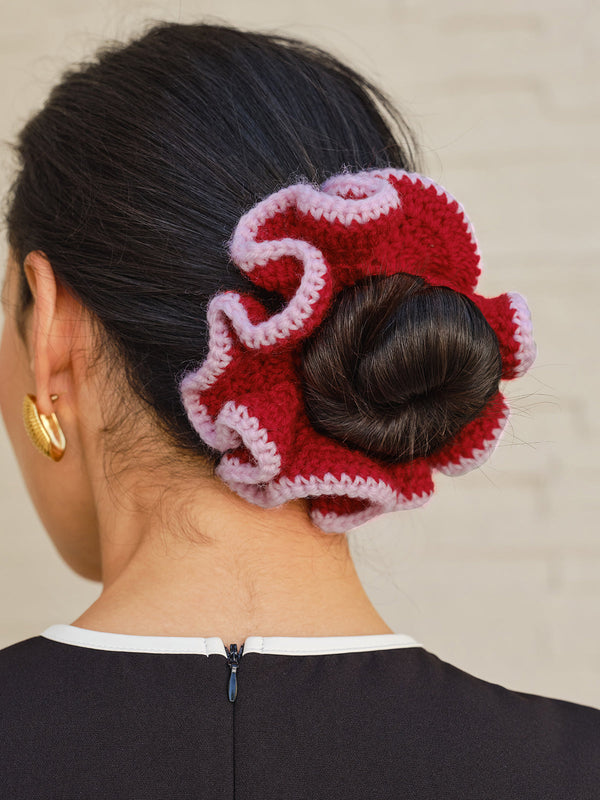 Tığ işi fırfırlı lastik toka 