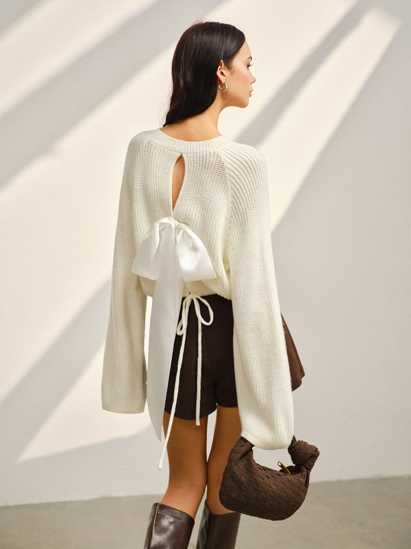 Saten Fiyonklu Çan Kollu Kısa Kazak 