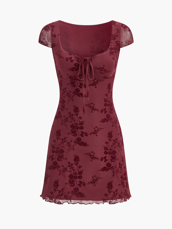 Çiçekli Volanlı Etek Ucu Bağlamalı Elbise 