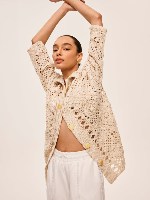 Tığ İşi Düğme Detaylı Hırka 