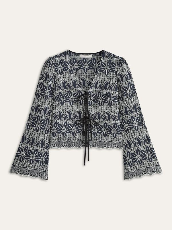 Önü Bağcıklı İşlemeli Bluz 